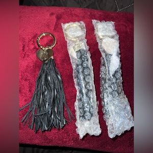 Victoria’s Secret keychain (set of 3)